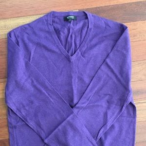 Men’s v neck sweater